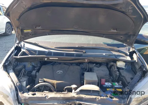 2018 Toyota Sienna Se Premium 8 Passenger from USA, damaged, VIN 5TDXZ3DCXJS904544